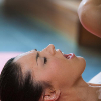 Carolina and Penelope get get horny doing their yoga