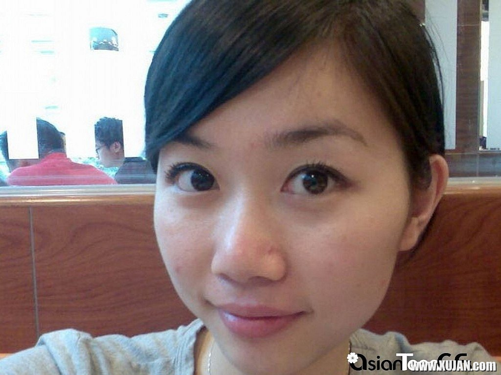 Pretty Young Girl y sirum e tstsel ev tsitsaghel Pov ochy - Photo #2894983