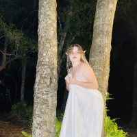 Taratsets Elf pucy Forest Montage um