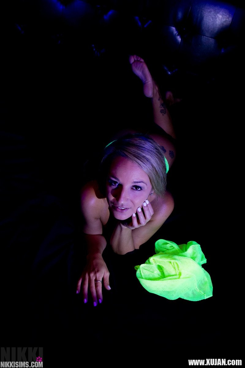 Nikki deghin tsants - Photo #2899356