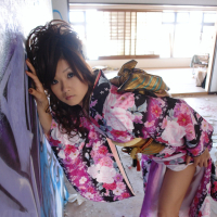 Asiakan Chiaki unresses kimono n ev tsuyts e talis ir marminy lqvats vayrum