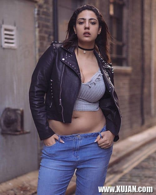 Cute Nude BBW n garnan skzbin niharelu zhamanak chuni - Photo #2913453