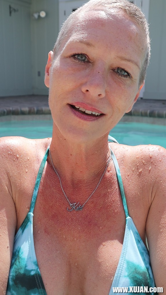 Sexy Bikini Pool Pics - Photo #2917871
