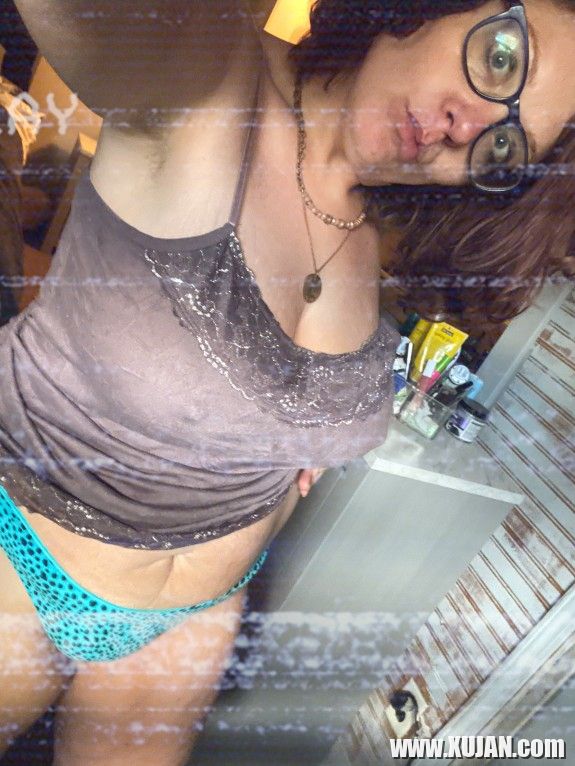Es indz aveli shat em sirum - Photo #2918515