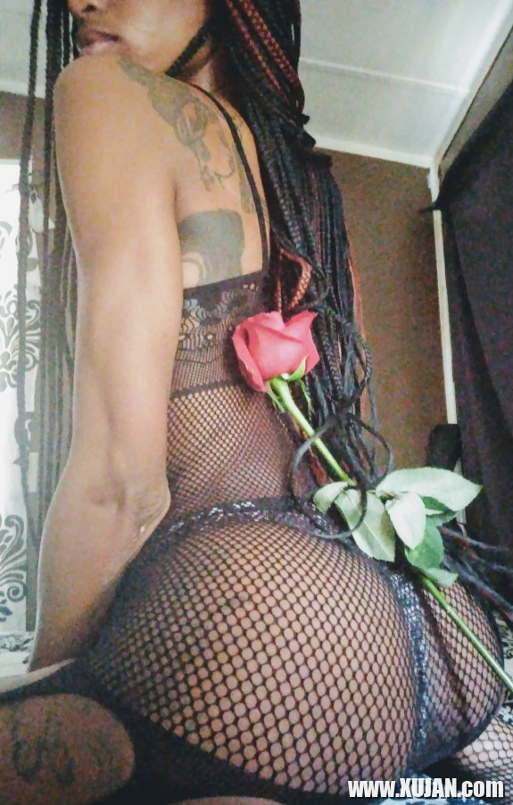 Classy Ebony Teen With Rose - Photo #2925467
