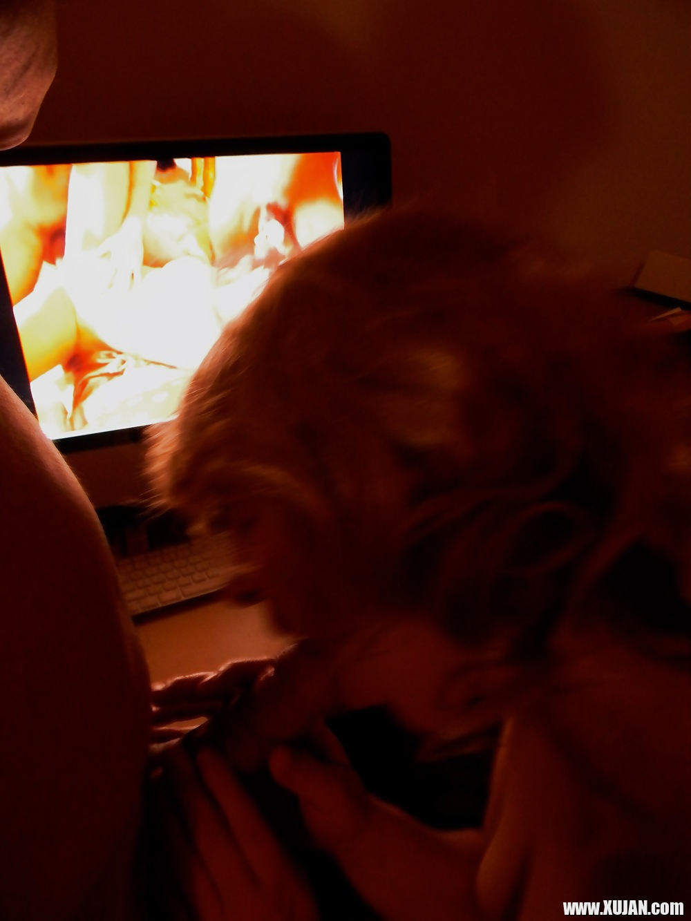 GF sucks my cock while she watches porn - Photo #2927247
