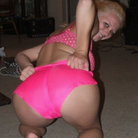 Girlfriend get crazy when home alone watch em play