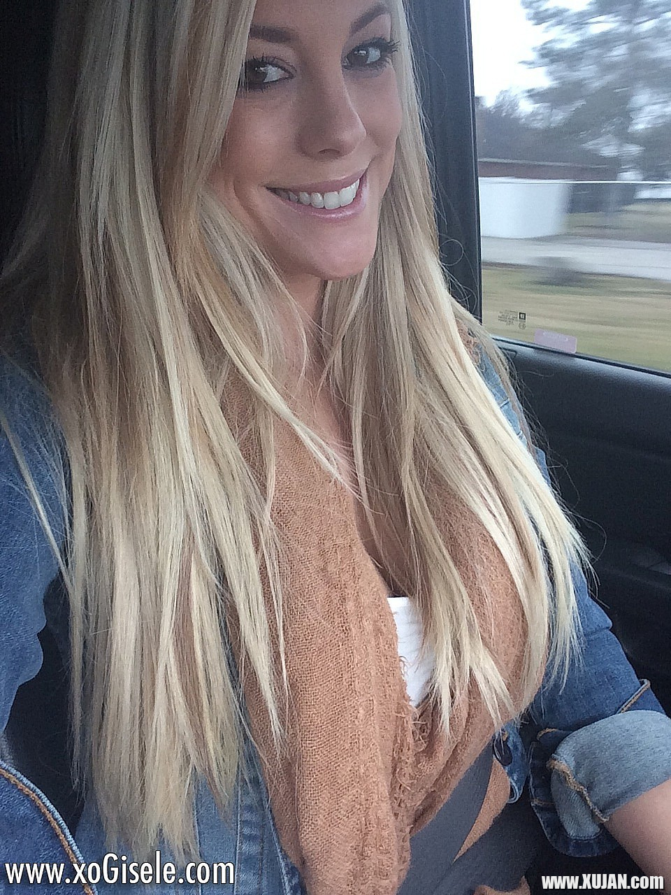 Check out some of Giseles personal sexy candids that she luckily shares with us - Photo #2927493