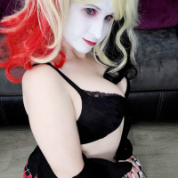 Oghjuyn Puddin charachchi Harley Quinn Cosplay