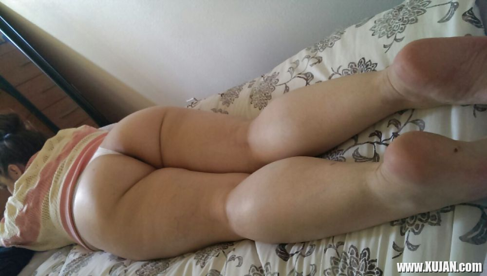 Blow your cum on my wifes ass - Photo #2935300