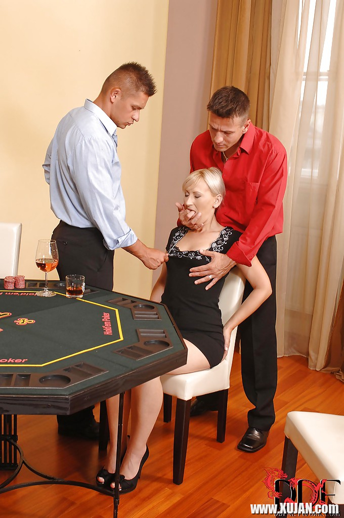 Mature Samantha White presents blowjobs for two BDSM addicted guys - Photo #2948508