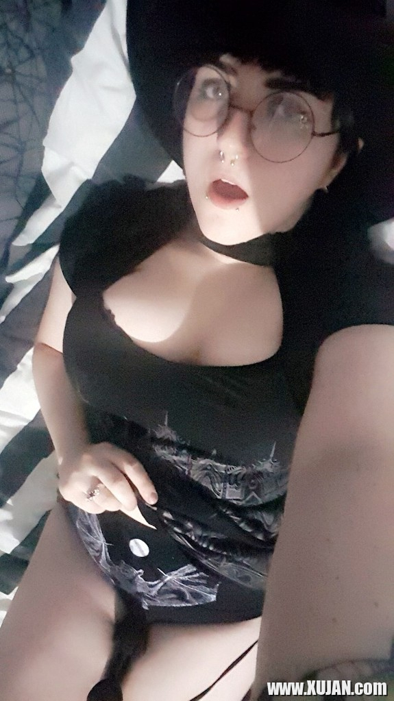 Chubby Witch y siro hmayqn e - Photo #2953995