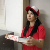 Miku Oguri n pitstsa e matutsum ev tstsvats e mazot pci mej tstsvats kliryov
