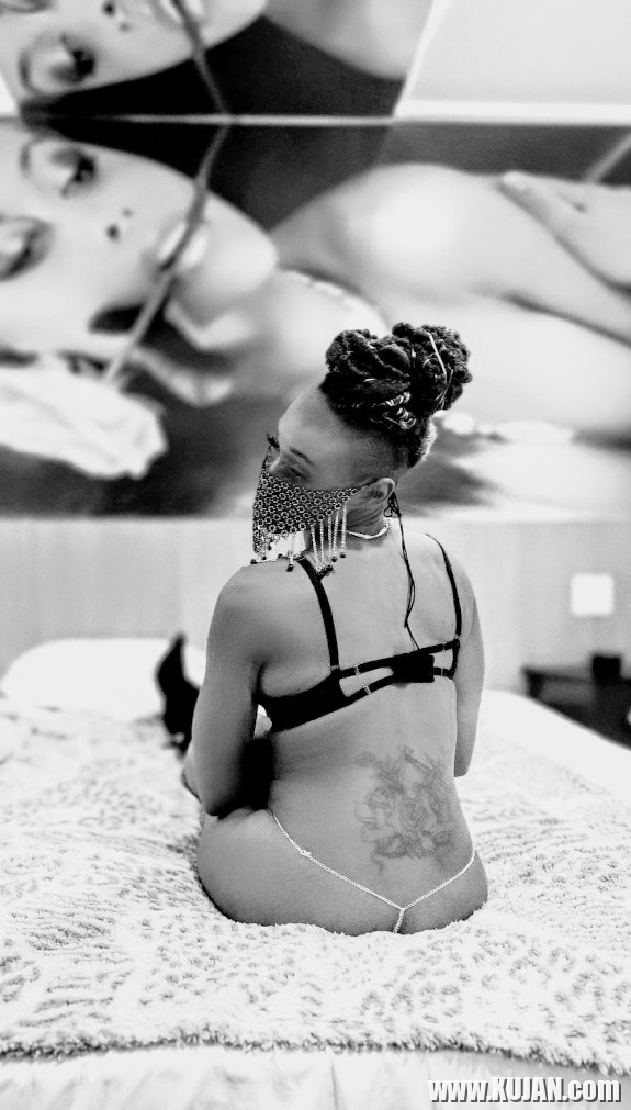Yoni Pink - Photo #2962282