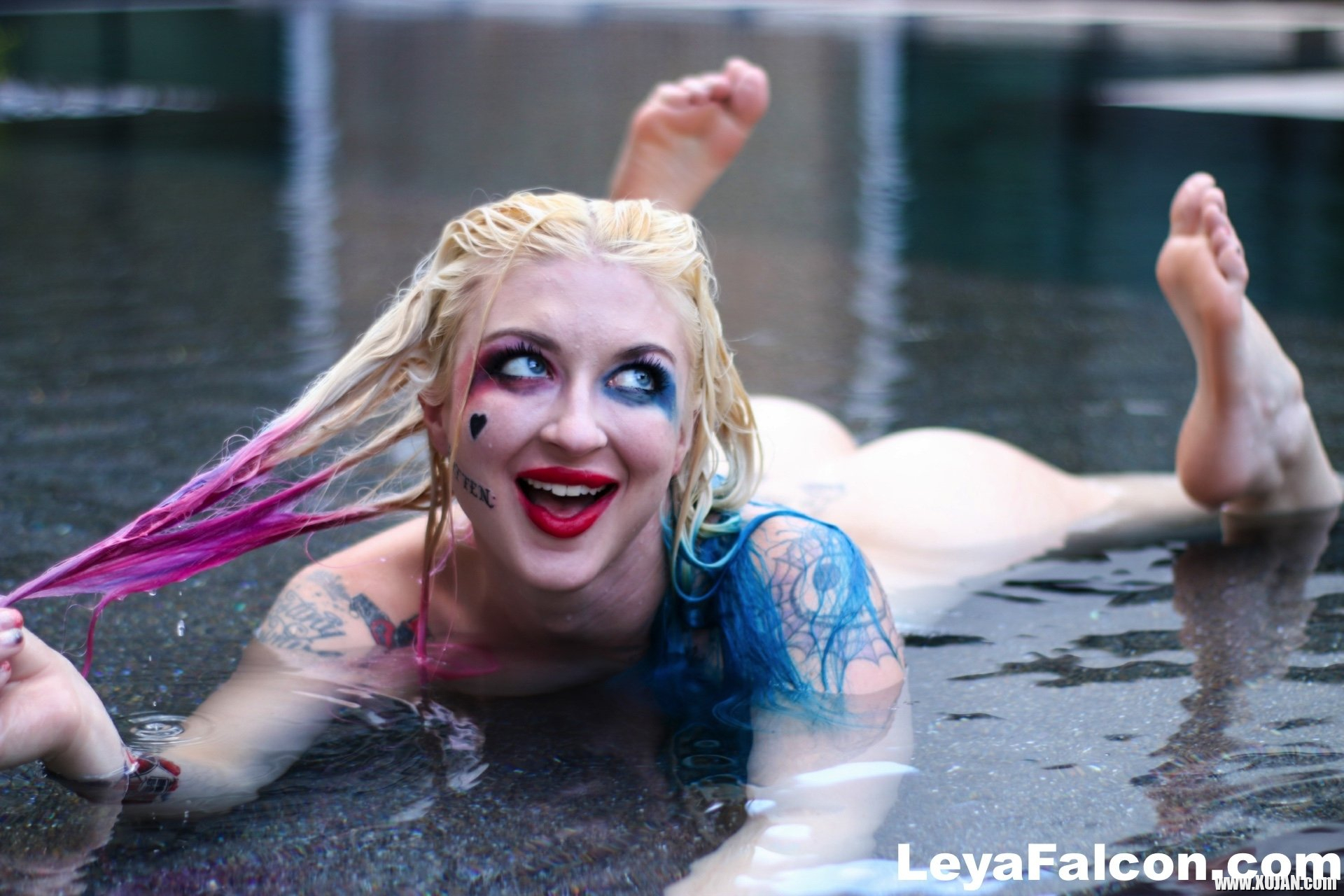 Busty Leya Nude ev Wet in Pool - Photo #2972623