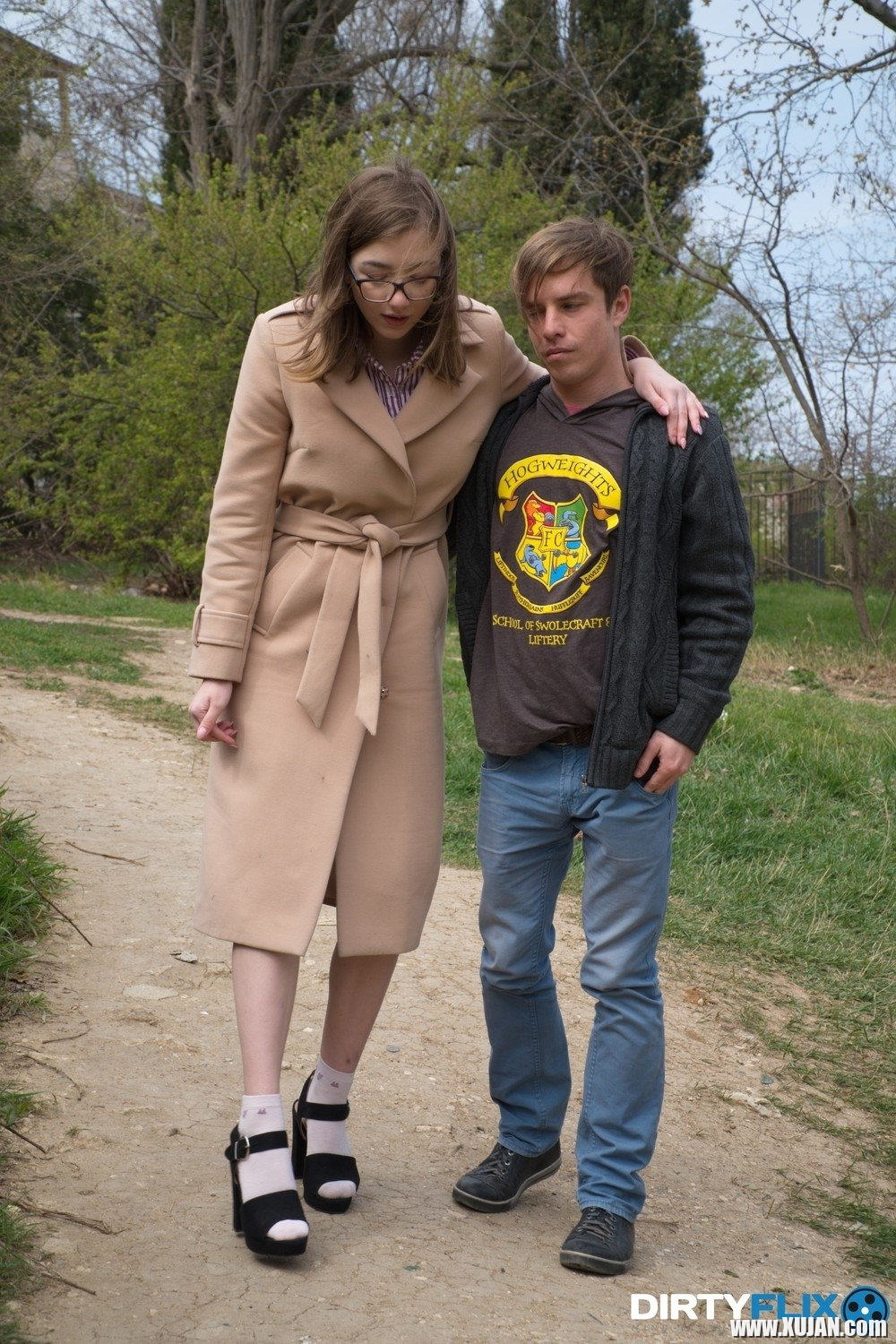 Dude Cures Nerdy Cutie n ir taghandavor lezvov ev kliryov - Photo #2974818