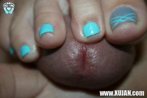 Wifes Teal Grey Footjob - Photo #2978321