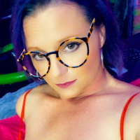 Laurasquirts y 39 i verjin amisn e