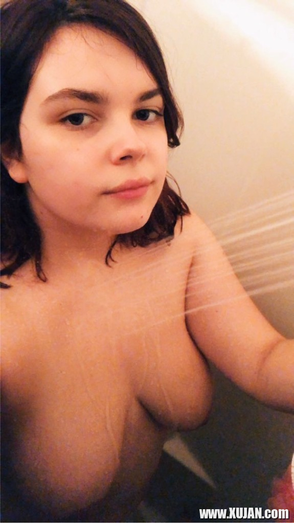 Titty Pics 3 - Photo #2994732