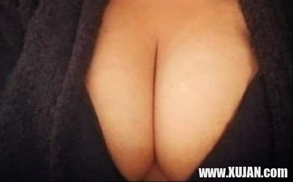 Titty Tease Bardzrahasak Boobies ev charachchi khuler - Photo #2998914