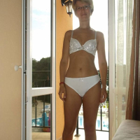 Ardzakurdum kiny hagnum e miayn thongs