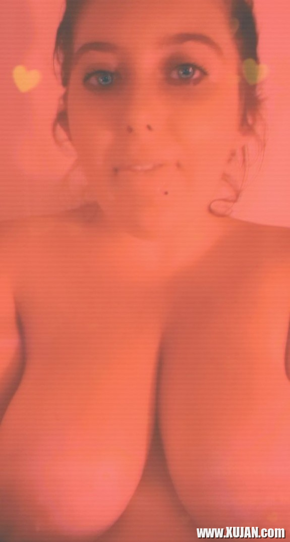 Bit Tittys - Photo #3000081