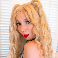 Petite blondie Kenzie Reeves shoves a big dick down her shaved snatch