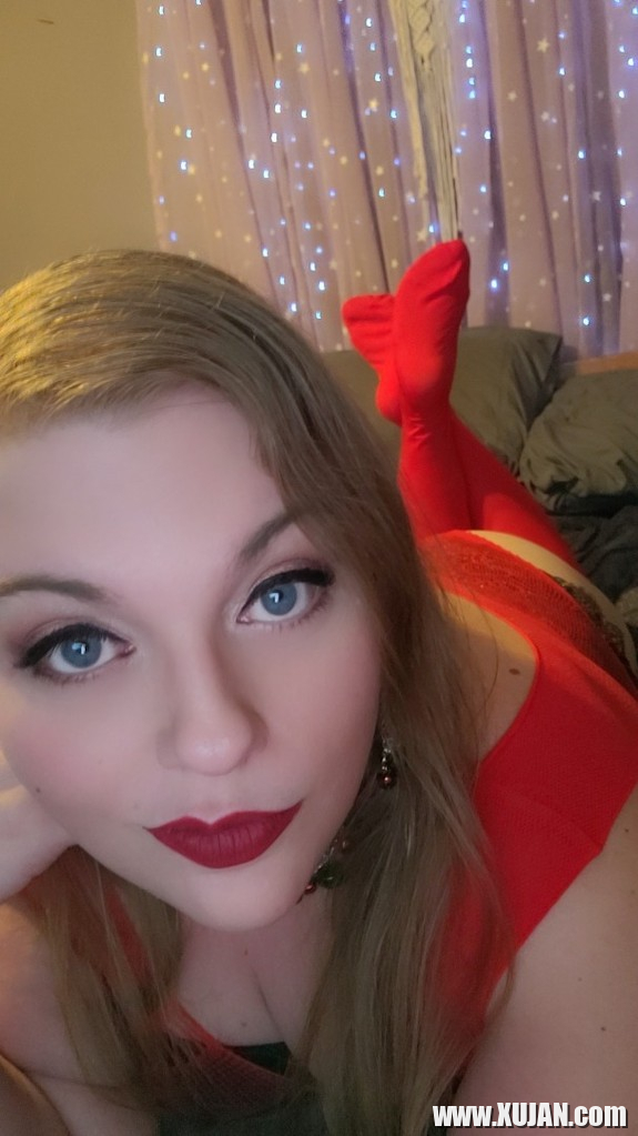 Sexy Blonde BBW n dzer Surb Tsnndyan nvern e vorypatatvats e luyserov - Photo #3004776