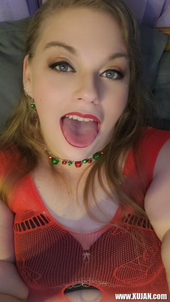 Sexy Blonde BBW n dzer Surb Tsnndyan nvern e vorypatatvats e luyserov - Photo #3004777