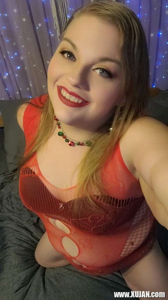 Sexy Blonde BBW n dzer Surb Tsnndyan nvern e vorypatatvats e luyserov - Photo #3004779