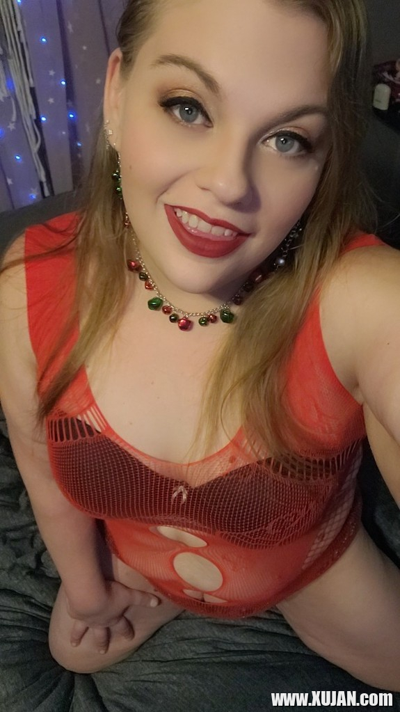 Sexy Blonde BBW n dzer Surb Tsnndyan nvern e vorypatatvats e luyserov - Photo #3004780