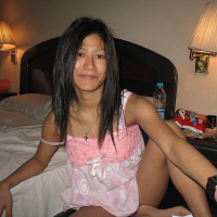 Pretty Asian Chick y tsankanum e glukh tal
