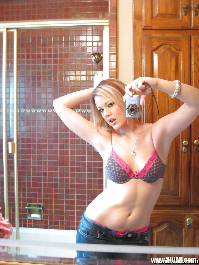 Hot babe Jasmine Jolie makes amateur shots of herself naked - Photo #3011671