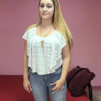Curvy derahasi Dymond Rose y tsitsaghum e ir mets dildoyin