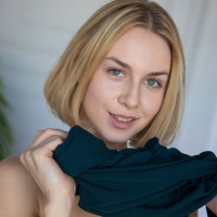 Skinny blonde Alecia Fox drops panties and fingers her orgasmic clitoris