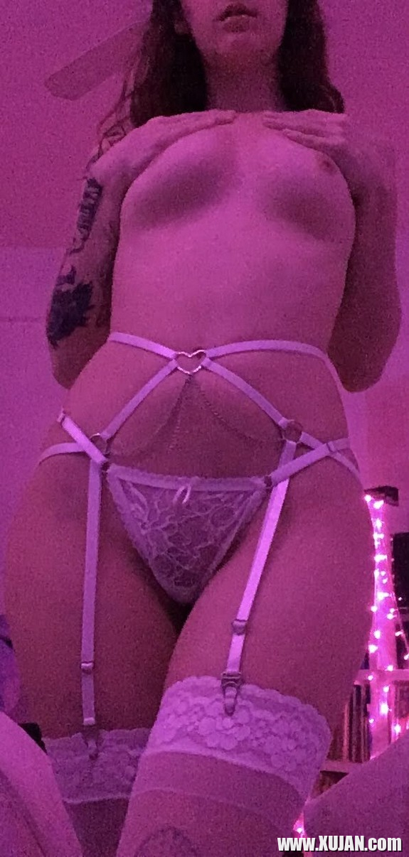 Petite Tease - Photo #3024865