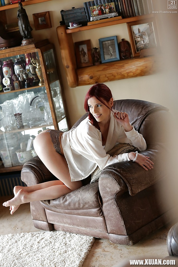 Beautiful redhead babe Susana Melo exposing all natural tits - Photo #3028127