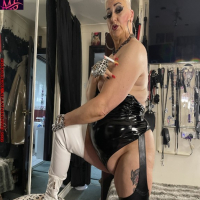Shirley Slut 1706