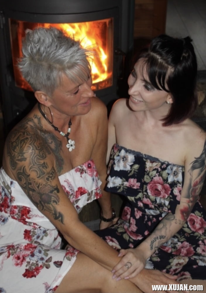 Different sexy Pics Lou Nesbit Lia Louise - Photo #3038927