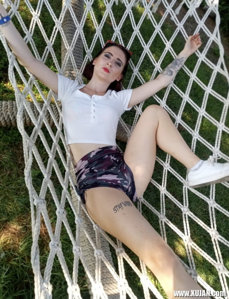 Sexy and funny private Pics Lou Nesbit Lia Louise - Photo #3038969