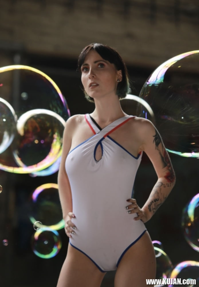 Bodysuit Fetish Lou Nesbit Lia Louise - Photo #3038972