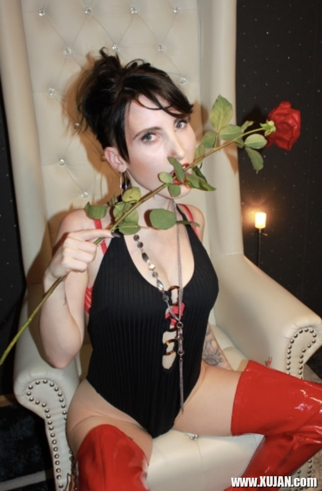 Hot Pics Lou NesbitLia Louise 3 - Photo #3039109