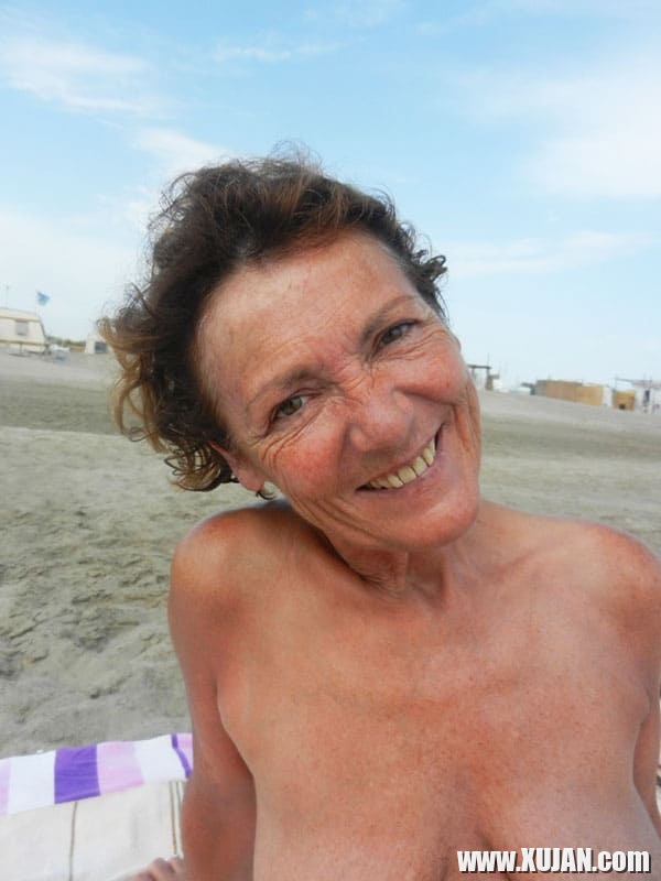 Geghetsik tatiky nudistakan arevi arevayruq e loghapum - Photo #3039183