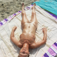 Geghetsik tatiky nudistakan arevi arevayruq e loghapum