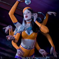 Fetish Dolly patahakan