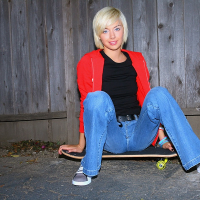 Trashy teen Emma Mae pulls down jeans and flashes in the street