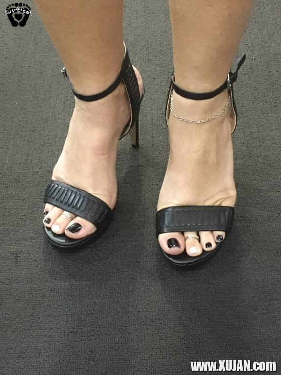 Luv4feet wifes sev ev spitak pedi - Photo #3048830