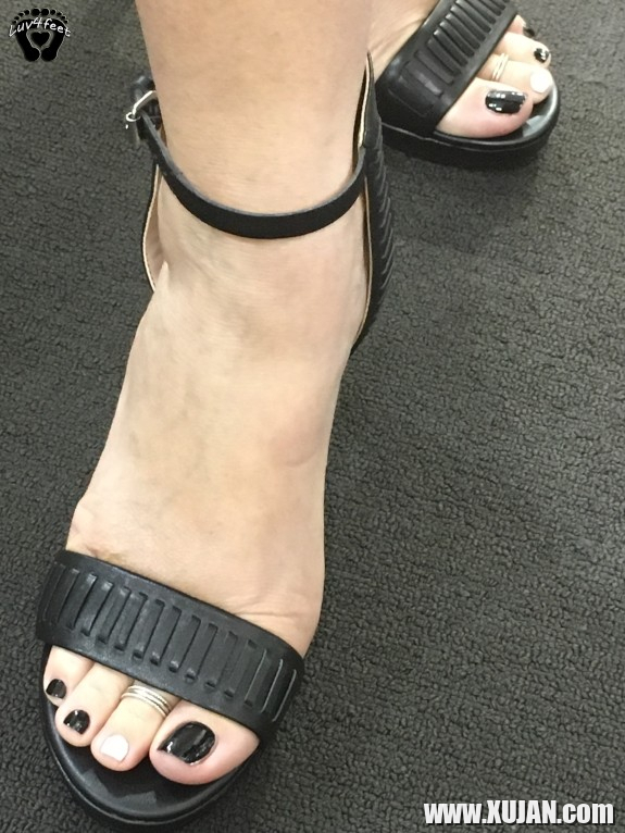 Luv4feet wifes sev ev spitak pedi - Photo #3048831
