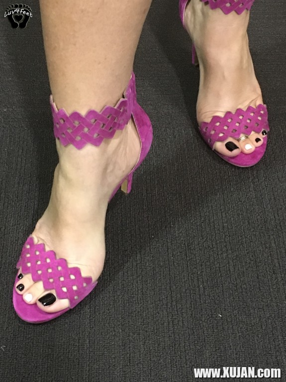 Luv4feet wifes sev ev spitak pedi - Photo #3048840