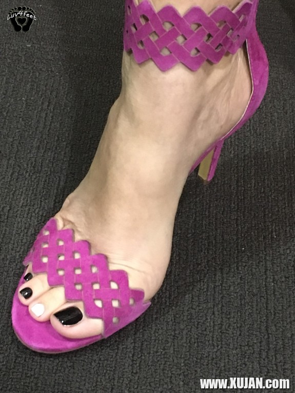Luv4feet wifes sev ev spitak pedi - Photo #3048841